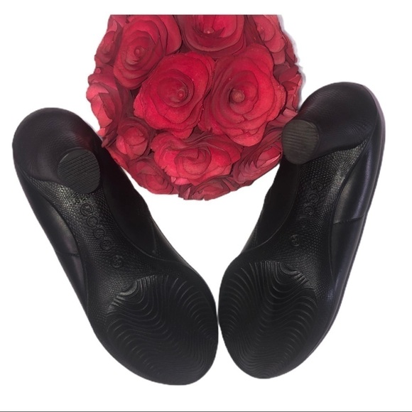 ECCO NWOB Ankle Bootie - Picture 8 of 10